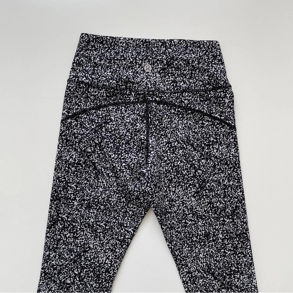 Lululemon In Movement Tight *Everlux in Diffuse Starlight Black Size 2 - Picture 10 of 14